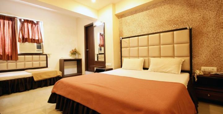 Hotel Maan Residency Satellite Road Ahmedabad Exterior photo