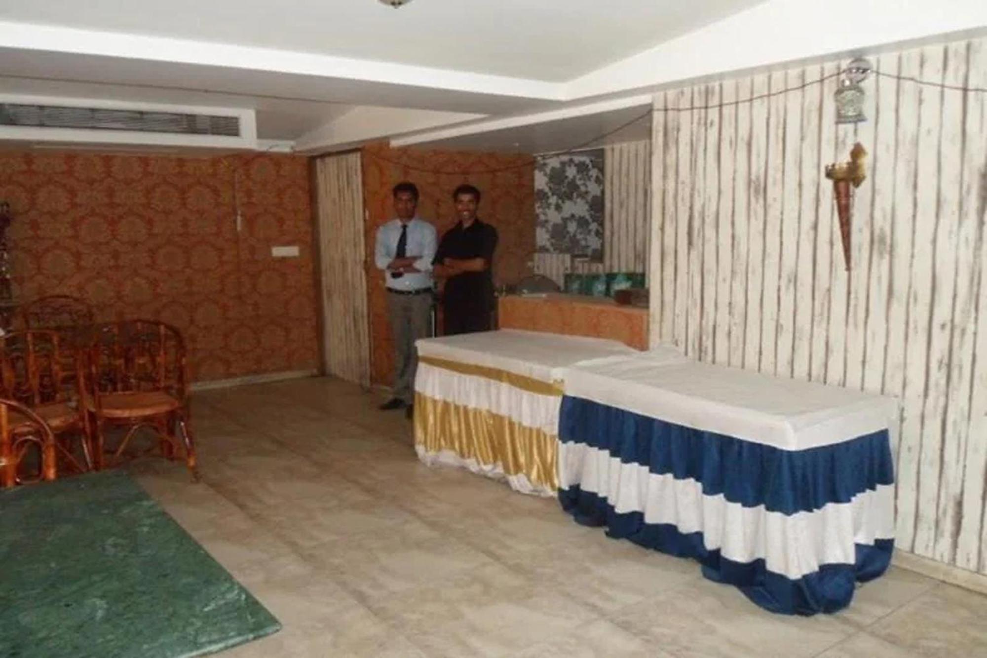 Hotel Maan Residency Satellite Road Ahmedabad Exterior photo