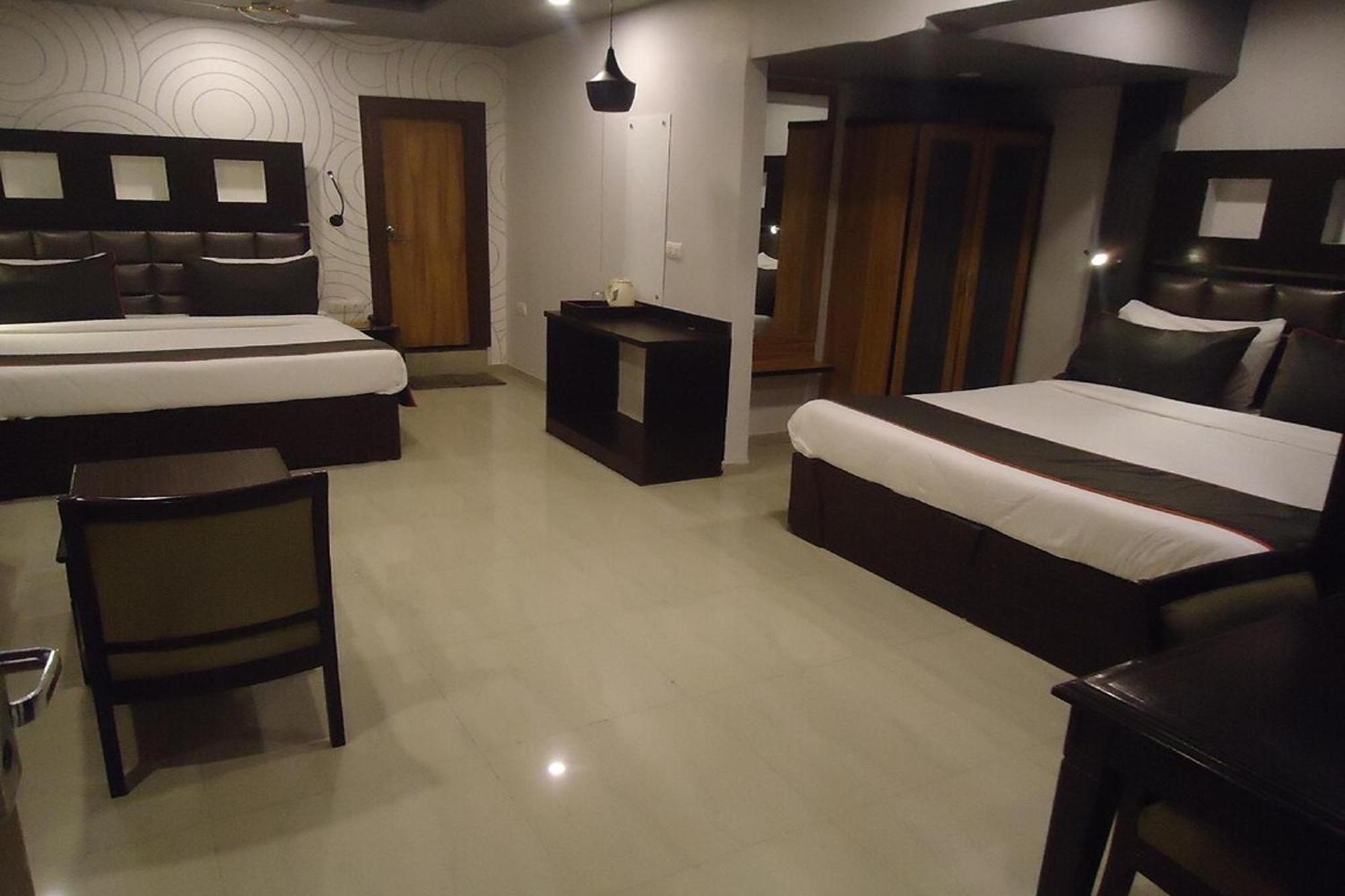 Hotel Maan Residency Satellite Road Ahmedabad Exterior photo