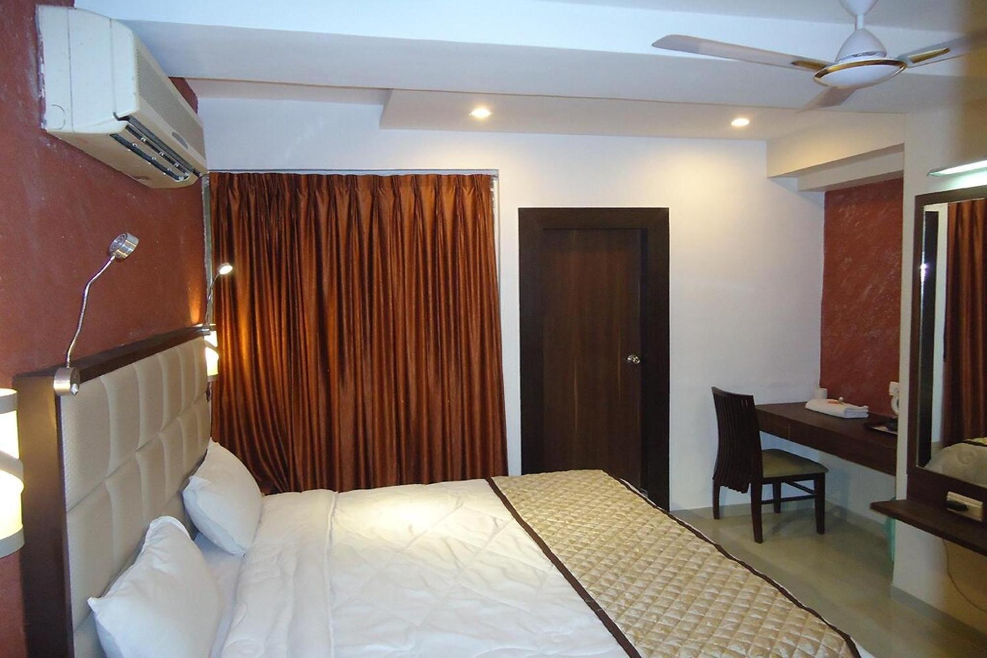 Hotel Maan Residency Satellite Road Ahmedabad Exterior photo
