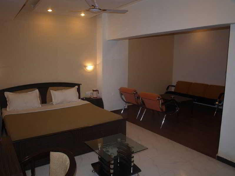 Hotel Maan Residency Satellite Road Ahmedabad Exterior photo