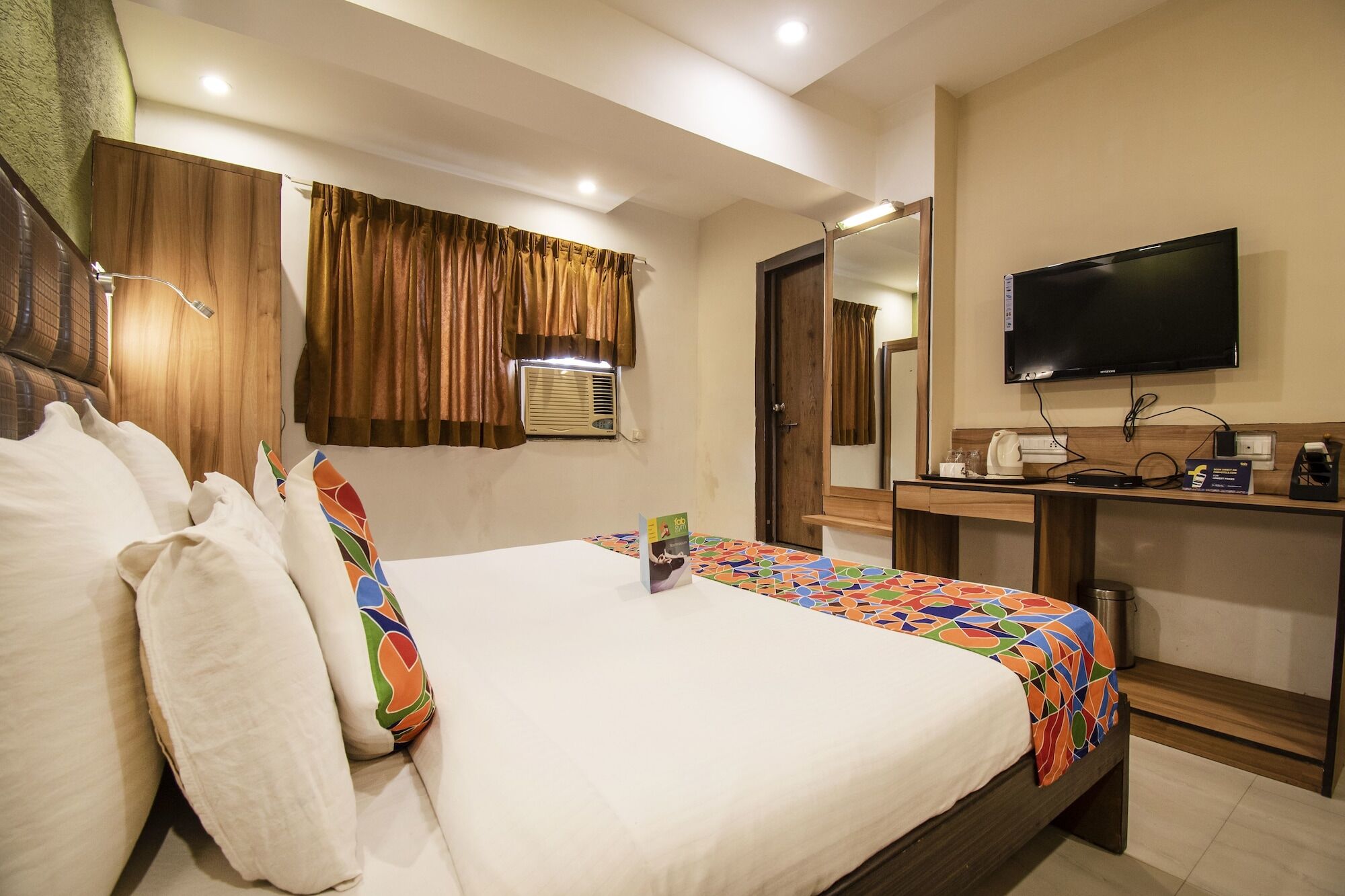 Hotel Maan Residency Satellite Road Ahmedabad Exterior photo